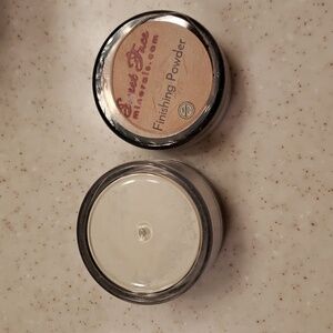 NEW Sweet Face Minerals Finishing Powder